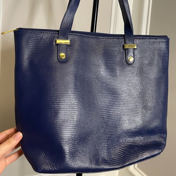 Joy Mangano Luxe Leather Lizard-Embossed Tote - Picture 4 of 8